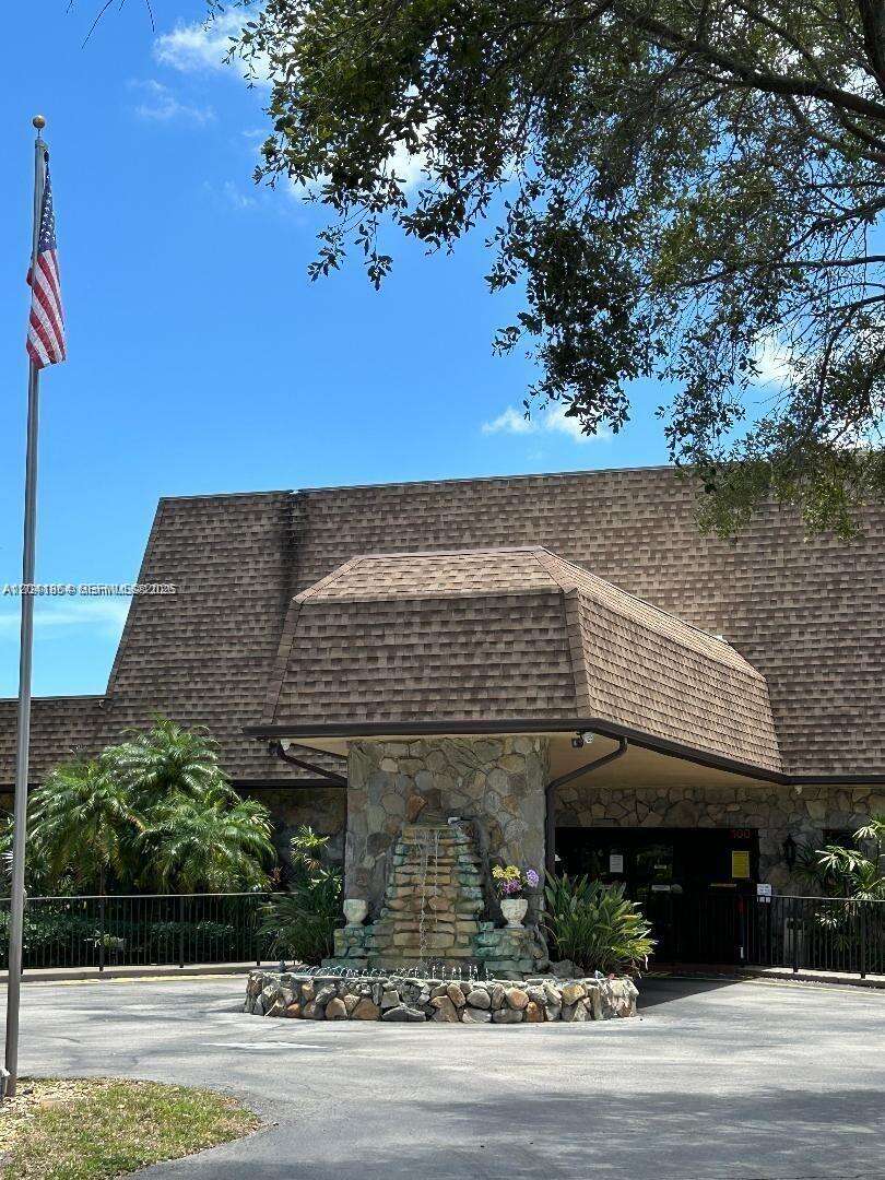 500 Briarwood Cir, Hollywood, FL 33024 - For Sale photo 34