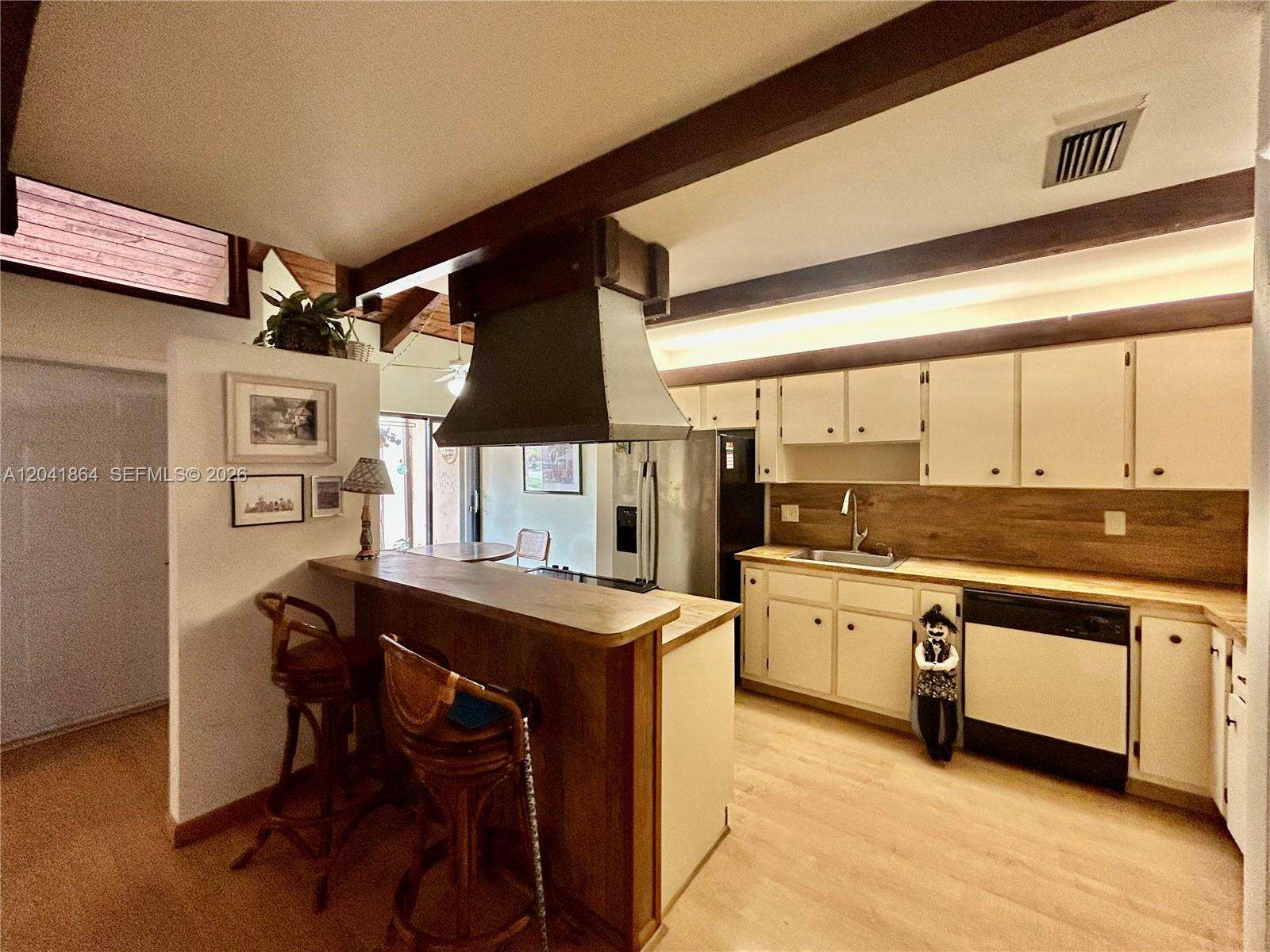 500 Briarwood Cir, Hollywood, FL 33024 - For Sale photo 8