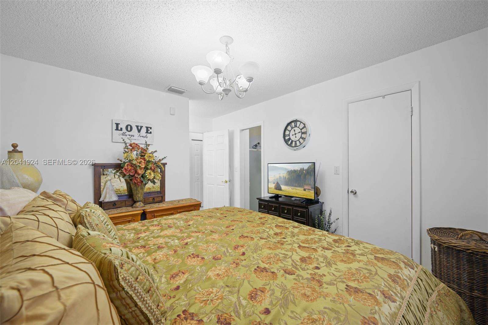 906 8th Ave, Hallandale Beach, FL 33009 - For Sale photo 15