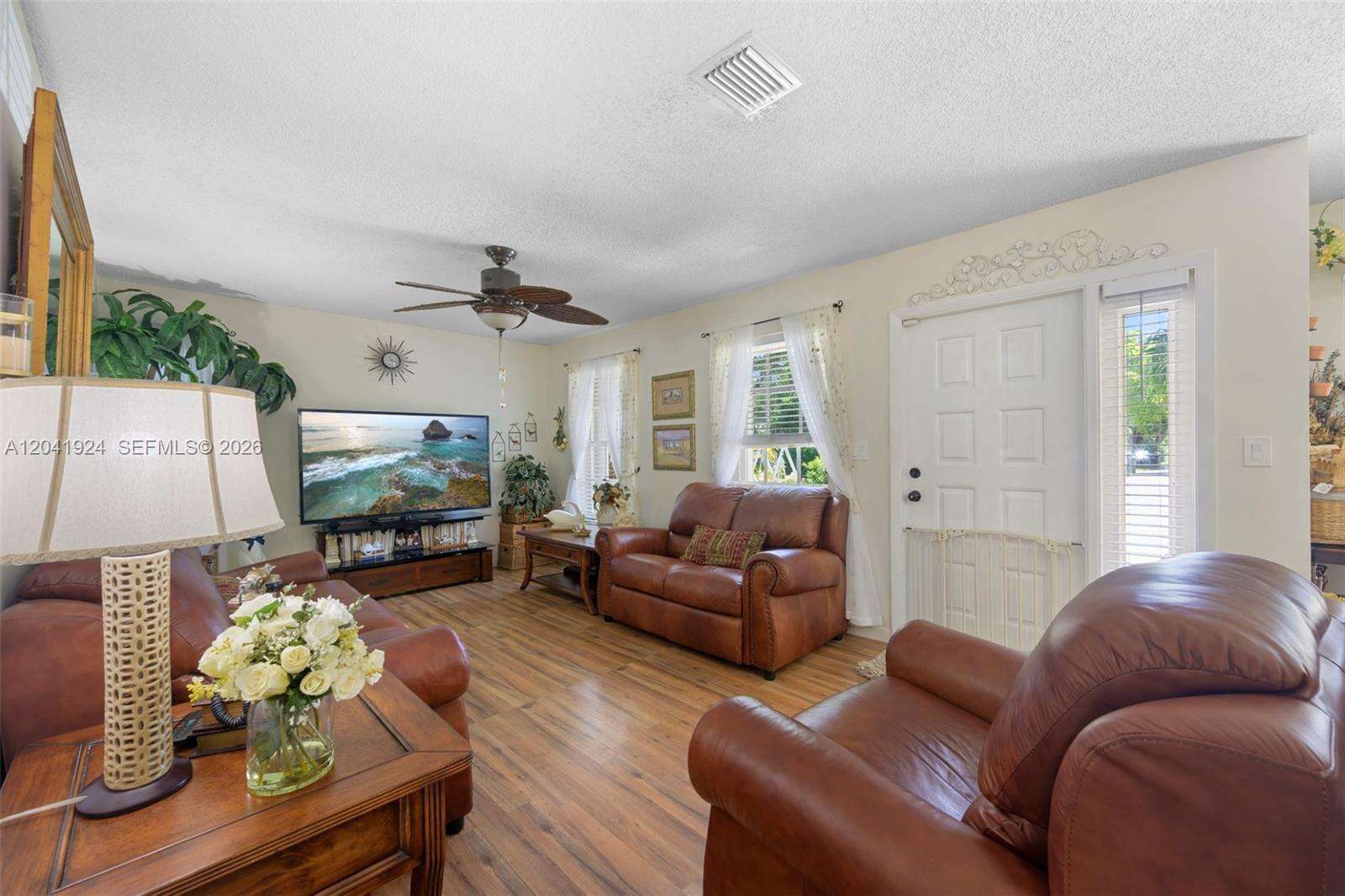906 8th Ave, Hallandale Beach, FL 33009 - For Sale photo 3