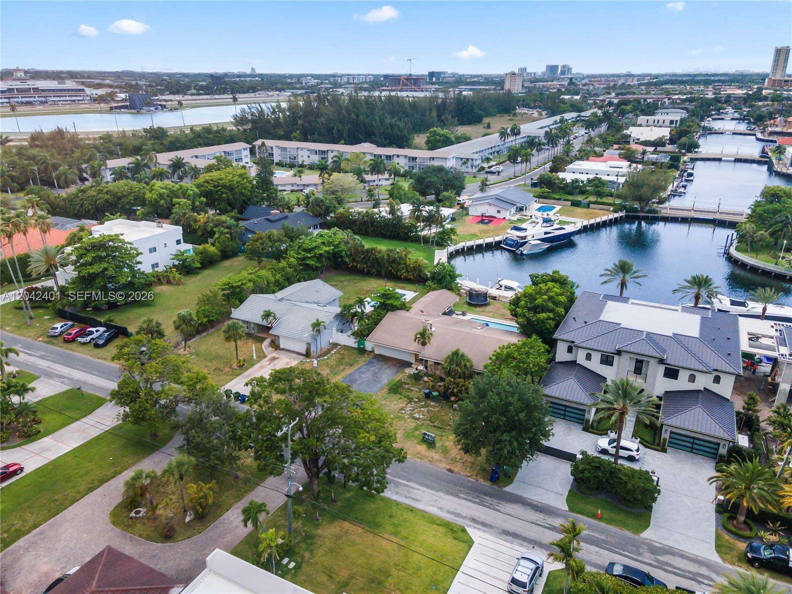 496 Holiday Dr, Hallandale Beach, FL 33009 - For Sale photo 11