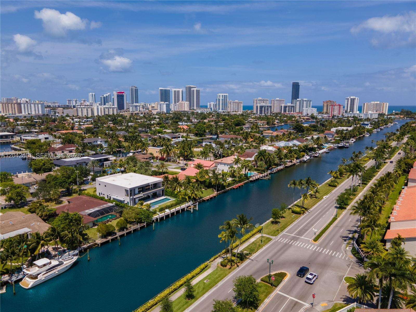 496 Holiday Dr, Hallandale Beach, FL 33009 - For Sale photo 13
