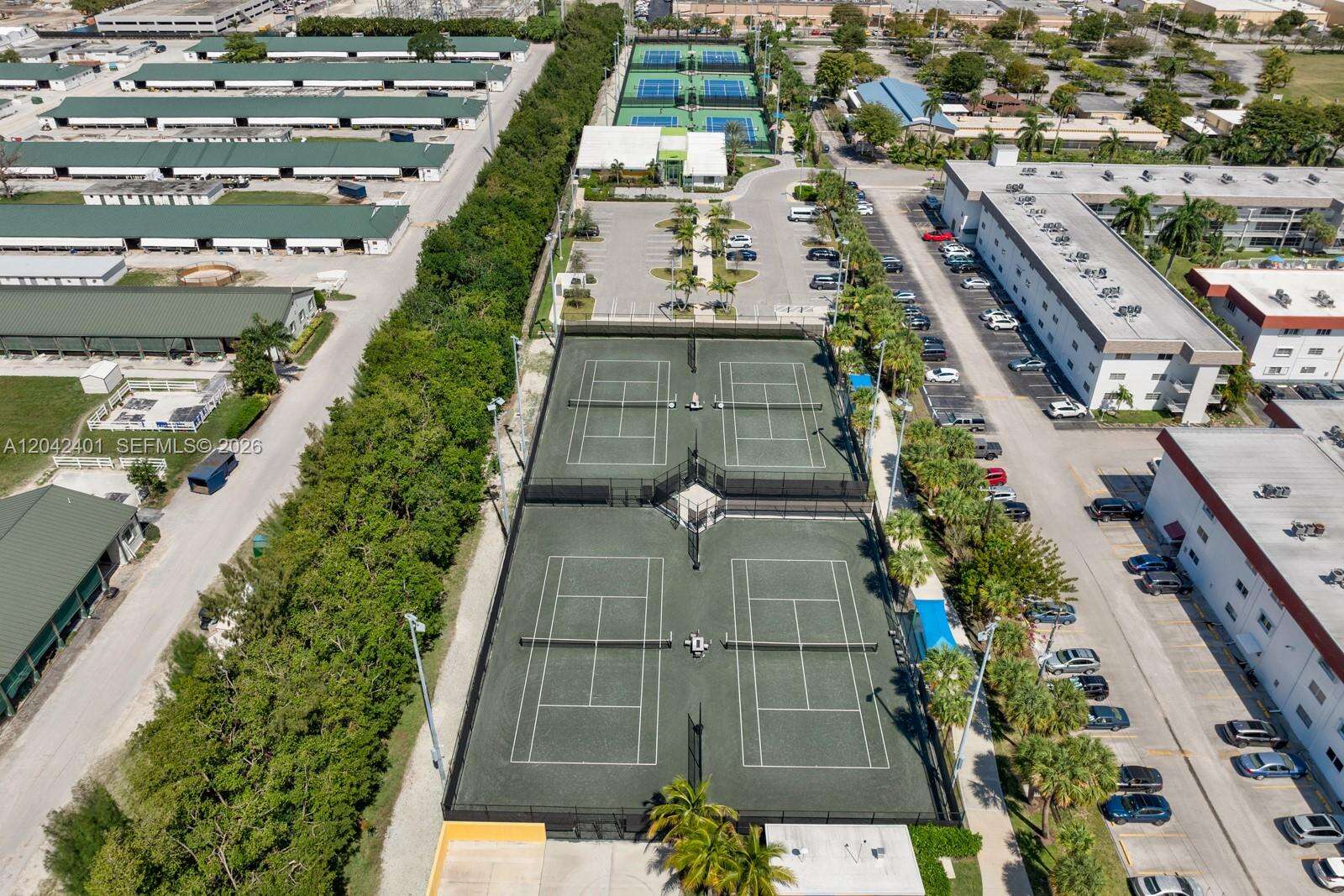 496 Holiday Dr, Hallandale Beach, FL 33009 - For Sale photo 14
