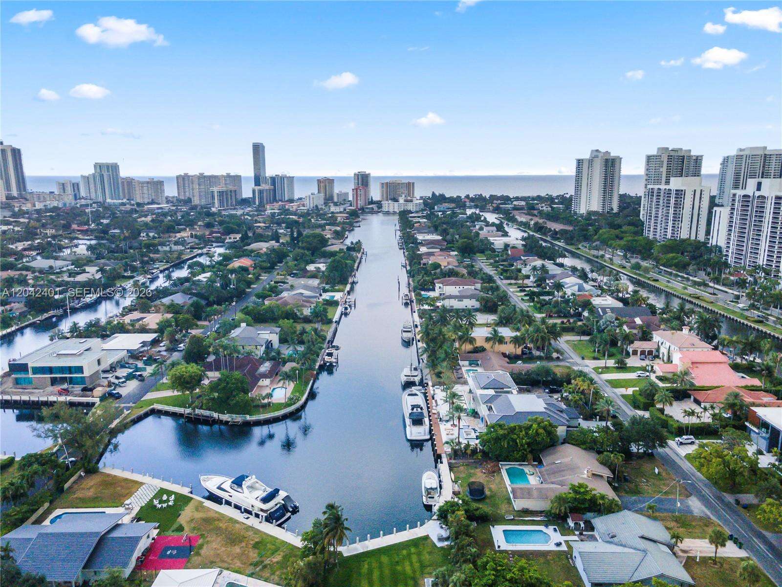 496 Holiday Dr, Hallandale Beach, FL 33009 - For Sale photo 8