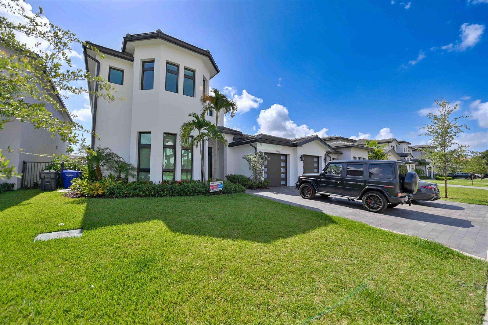 5746 Ashwood, Hollywood, FL 33312 - For Sale photo 2