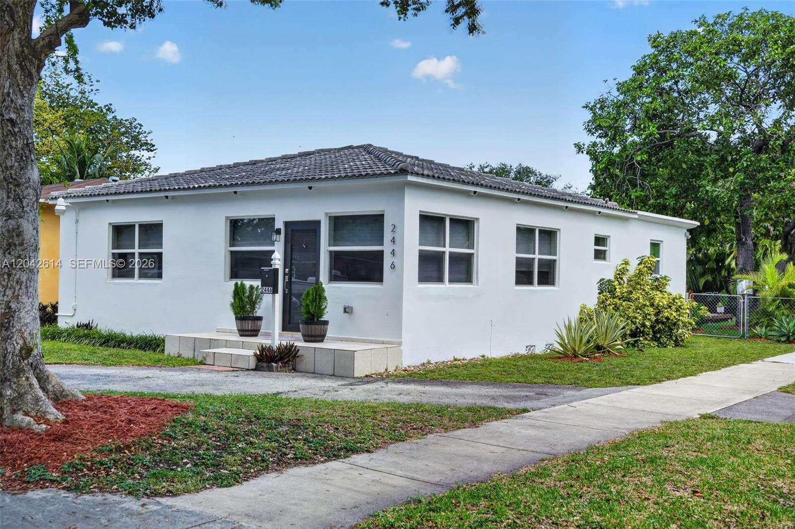 2446 Mckinley St, Hollywood, FL 33020 - For Sale photo 1