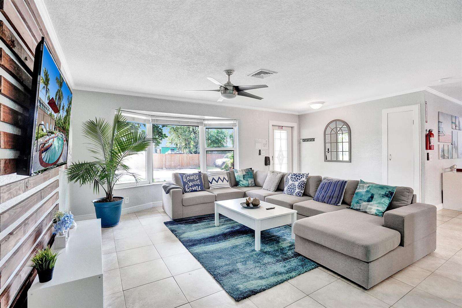 1516 Scott, Hollywood, FL 33020 - For Sale photo 2
