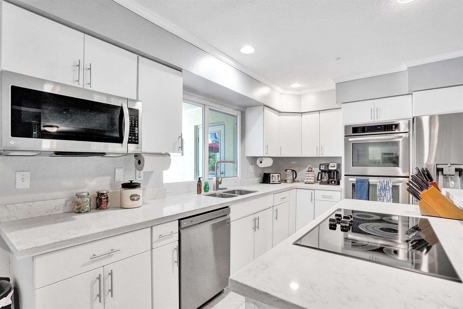 1516 Scott, Hollywood, FL 33020 - For Sale photo 11