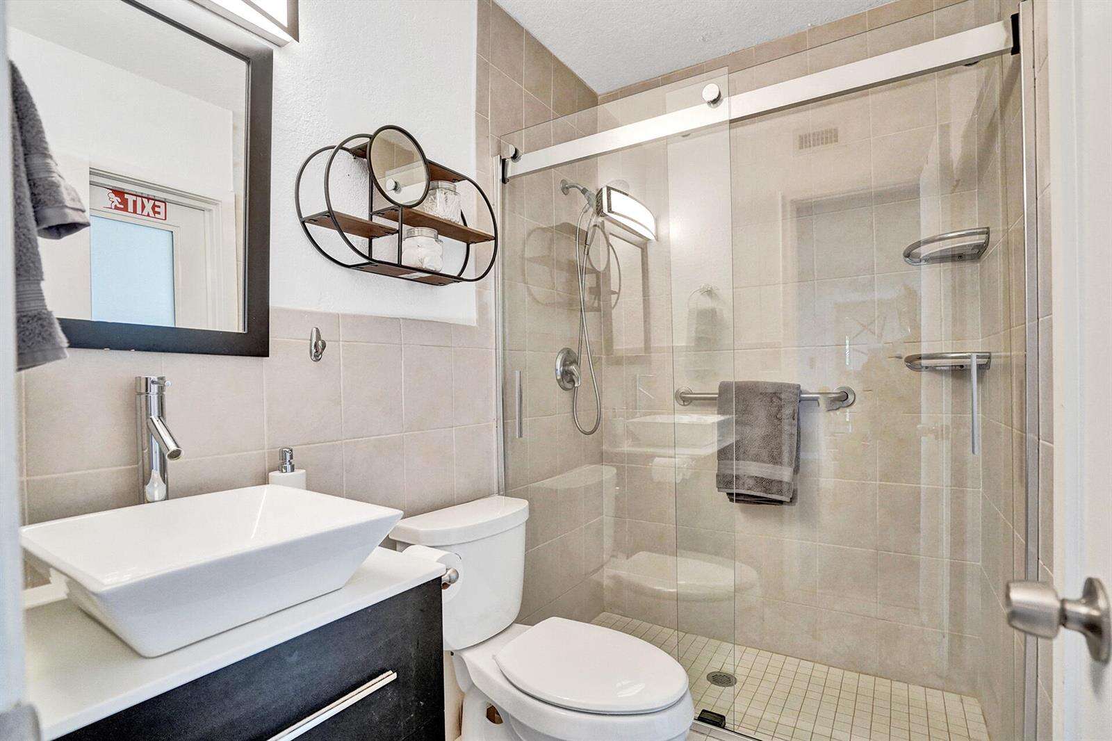 1516 Scott, Hollywood, FL 33020 - For Sale photo 18