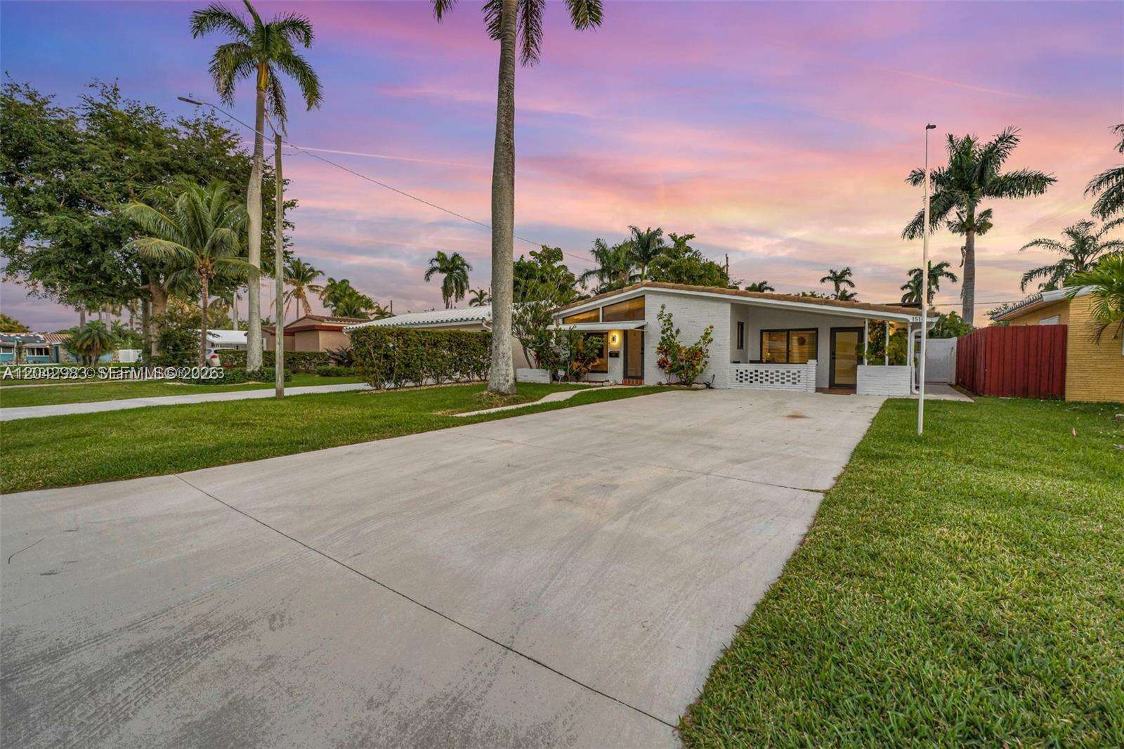 1514 Liberty St, Hollywood, FL 33020 - For Sale photo 2