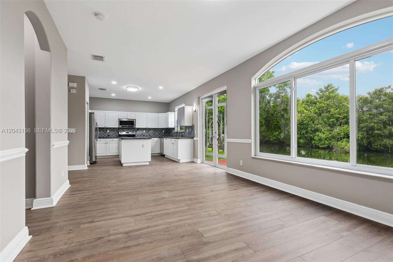 2162 77th Ter, Pembroke Pines, FL 33024 - For Sale photo 2