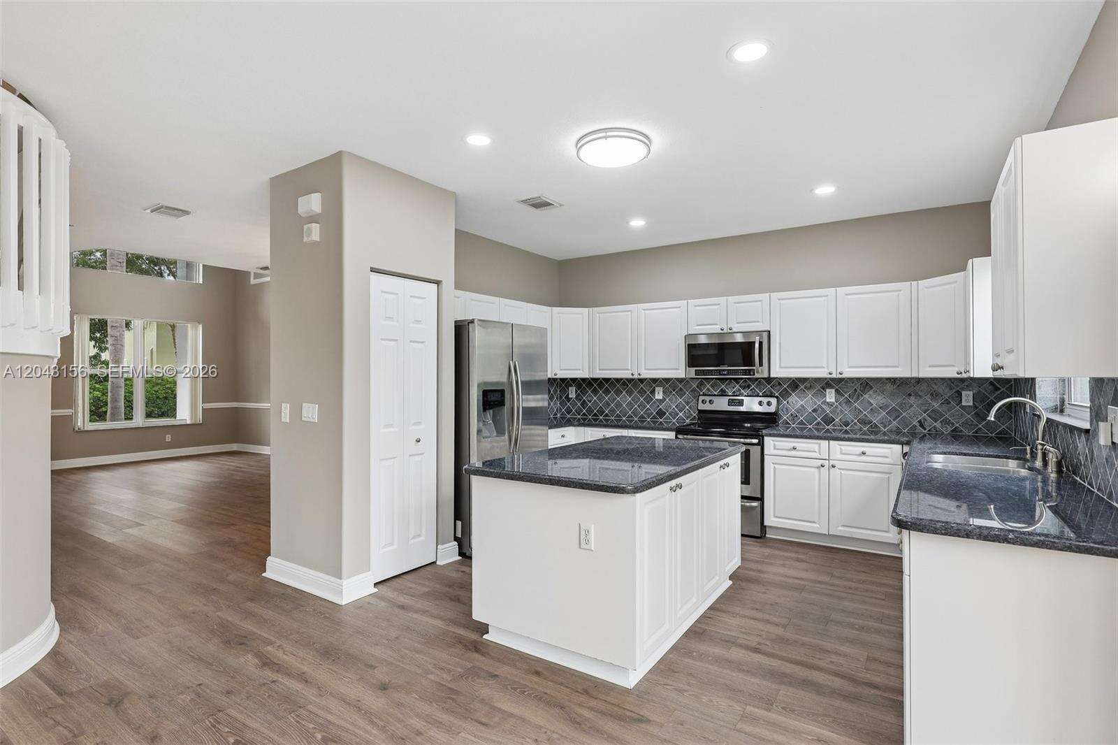 2162 77th Ter, Pembroke Pines, FL 33024 - For Sale photo 15