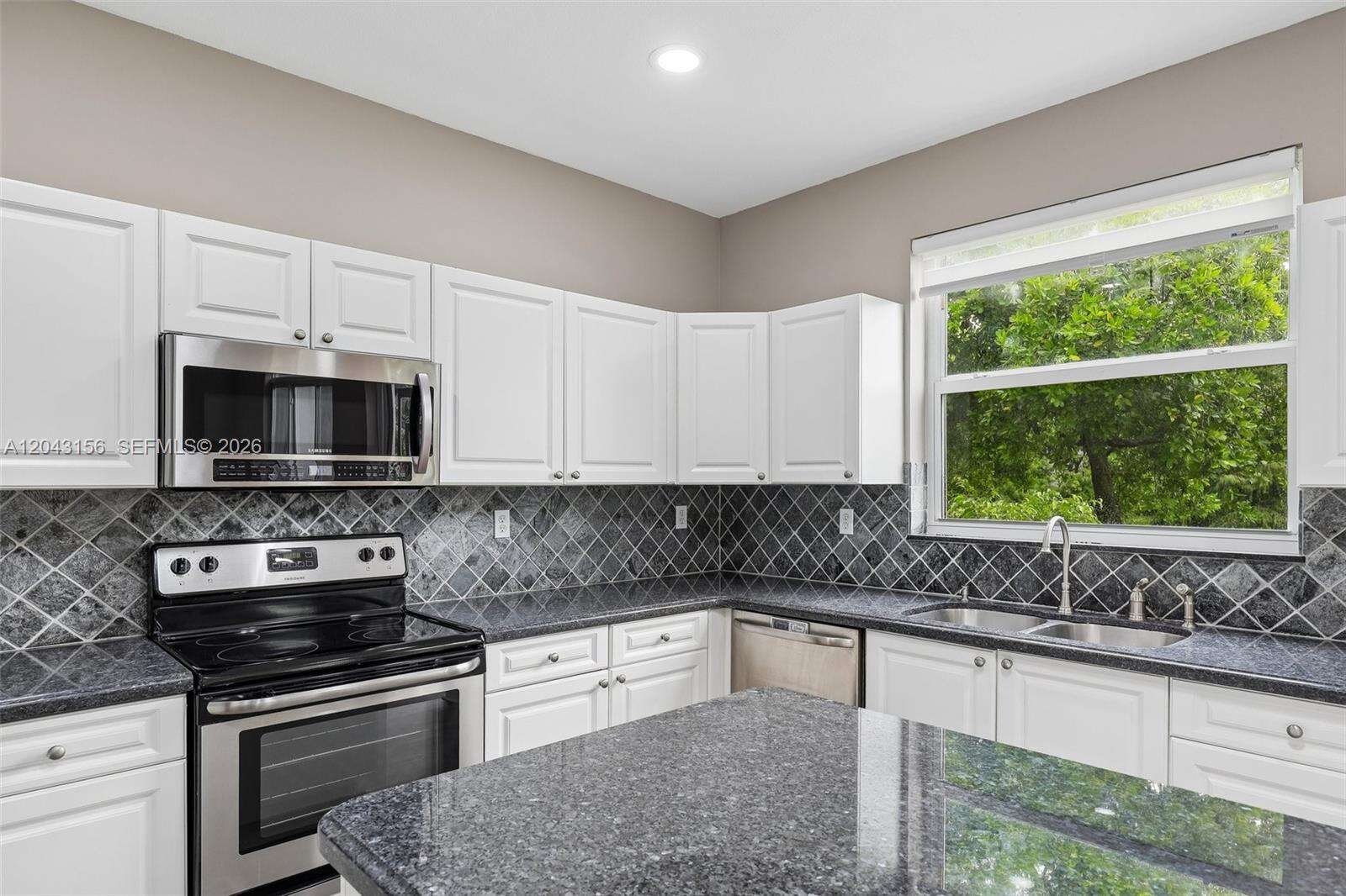 2162 77th Ter, Pembroke Pines, FL 33024 - For Sale photo 16