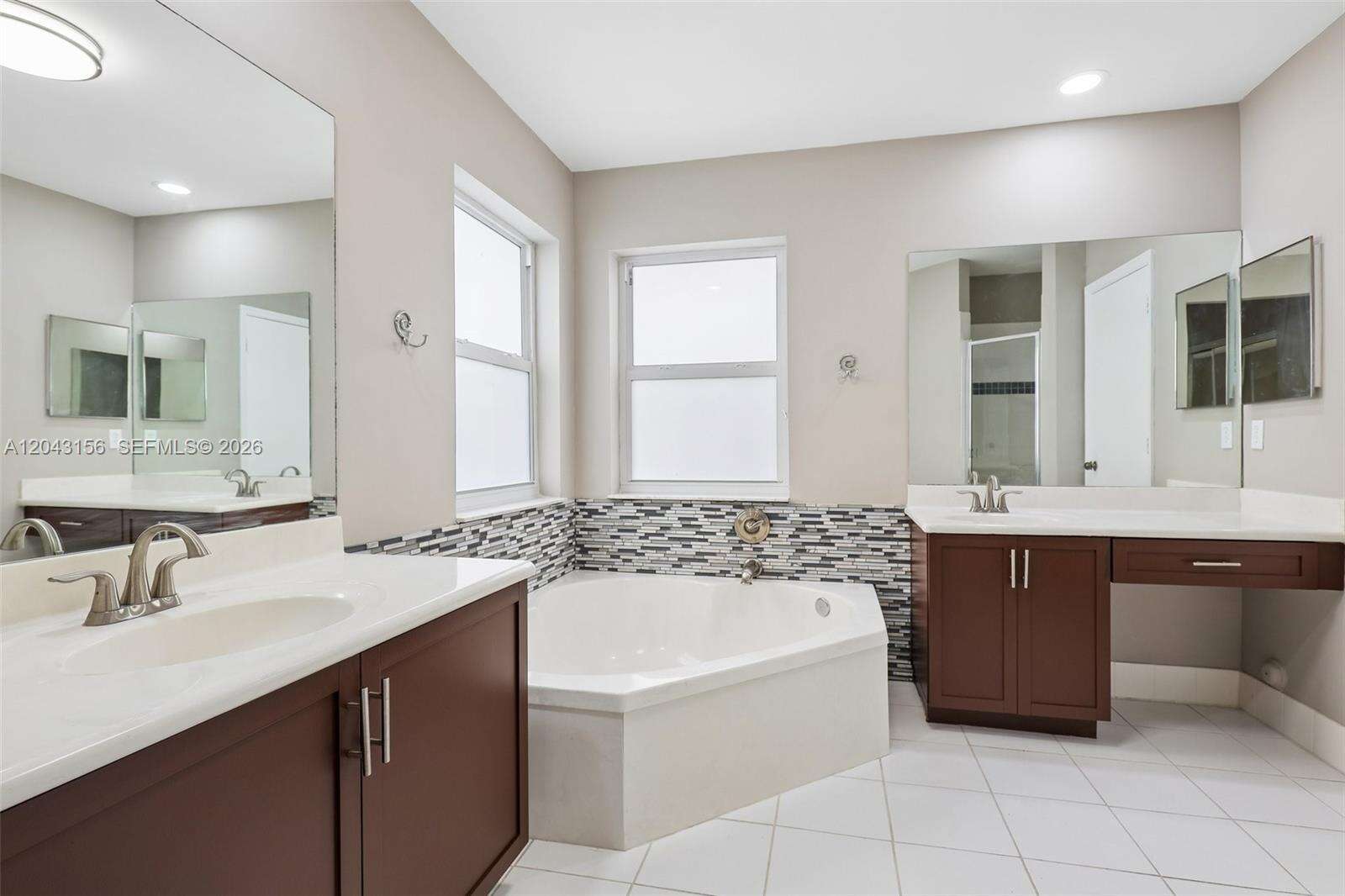 2162 77th Ter, Pembroke Pines, FL 33024 - For Sale photo 4