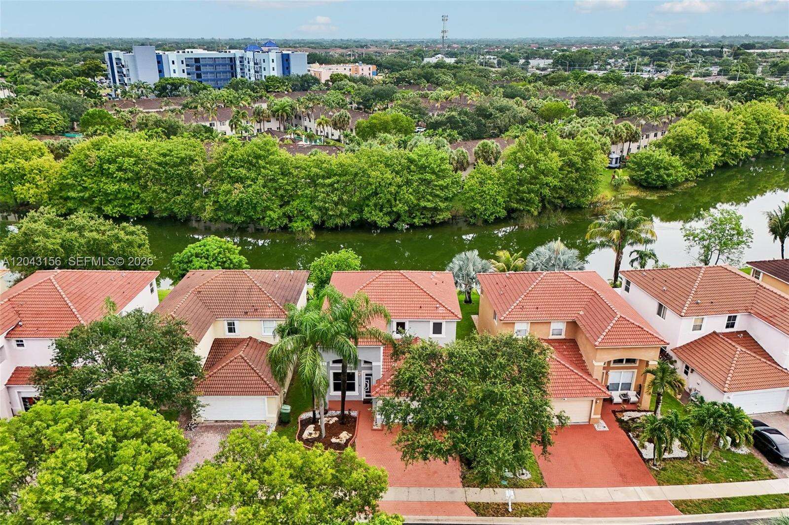 2162 77th Ter, Pembroke Pines, FL 33024 - For Sale photo 47