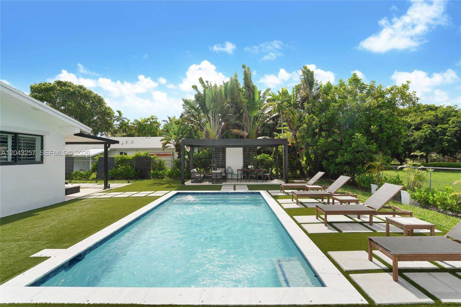 2450 209th Ter, Miami, FL 33180 - For Sale photo 15