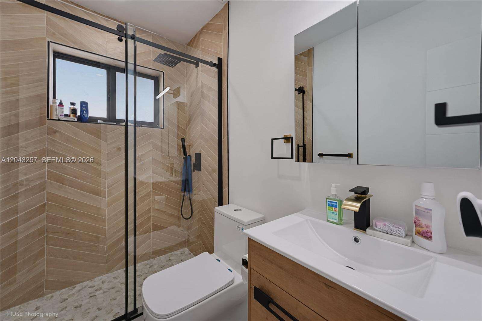 2450 209th Ter, Miami, FL 33180 - For Sale photo 10