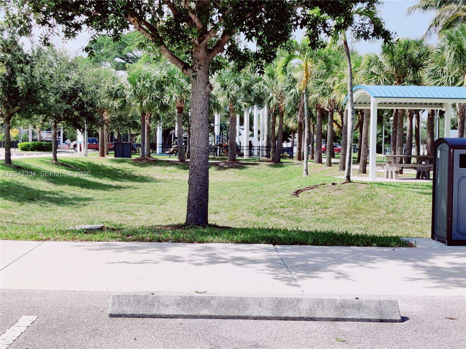 805 3rd Ter, Hallandale Beach, FL 33009 - For Sale photo 22