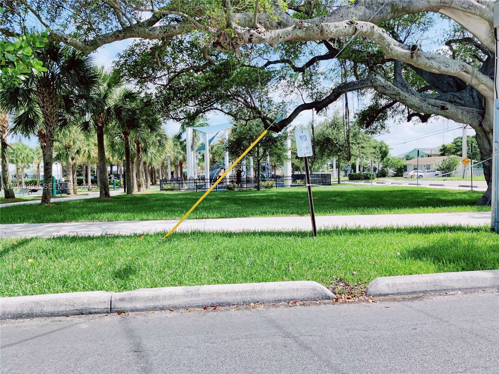 805 3rd Ter, Hallandale Beach, FL 33009 - For Sale photo 23