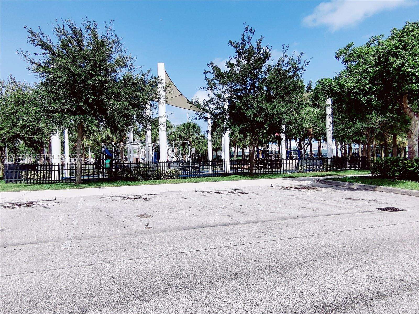 805 3rd Ter, Hallandale Beach, FL 33009 - For Sale photo 26