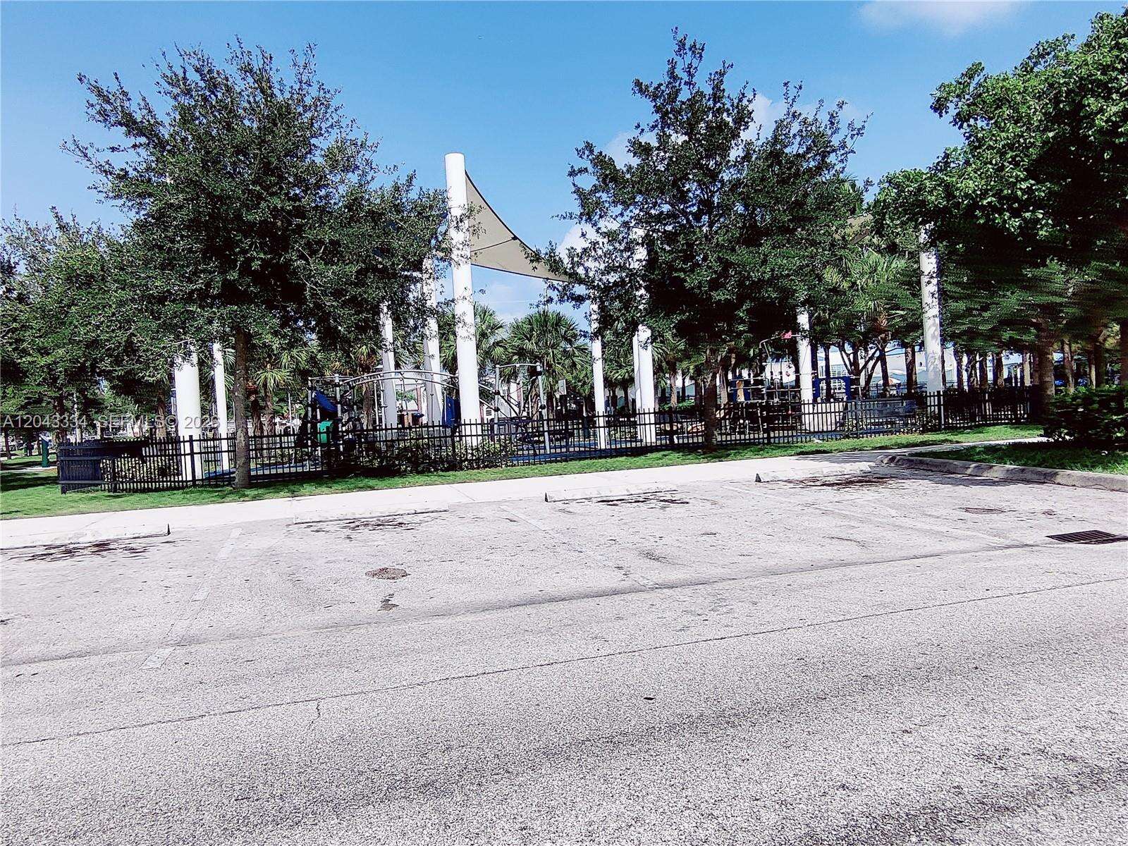 805 3rd Ter, Hallandale Beach, FL 33009 - For Sale photo 27