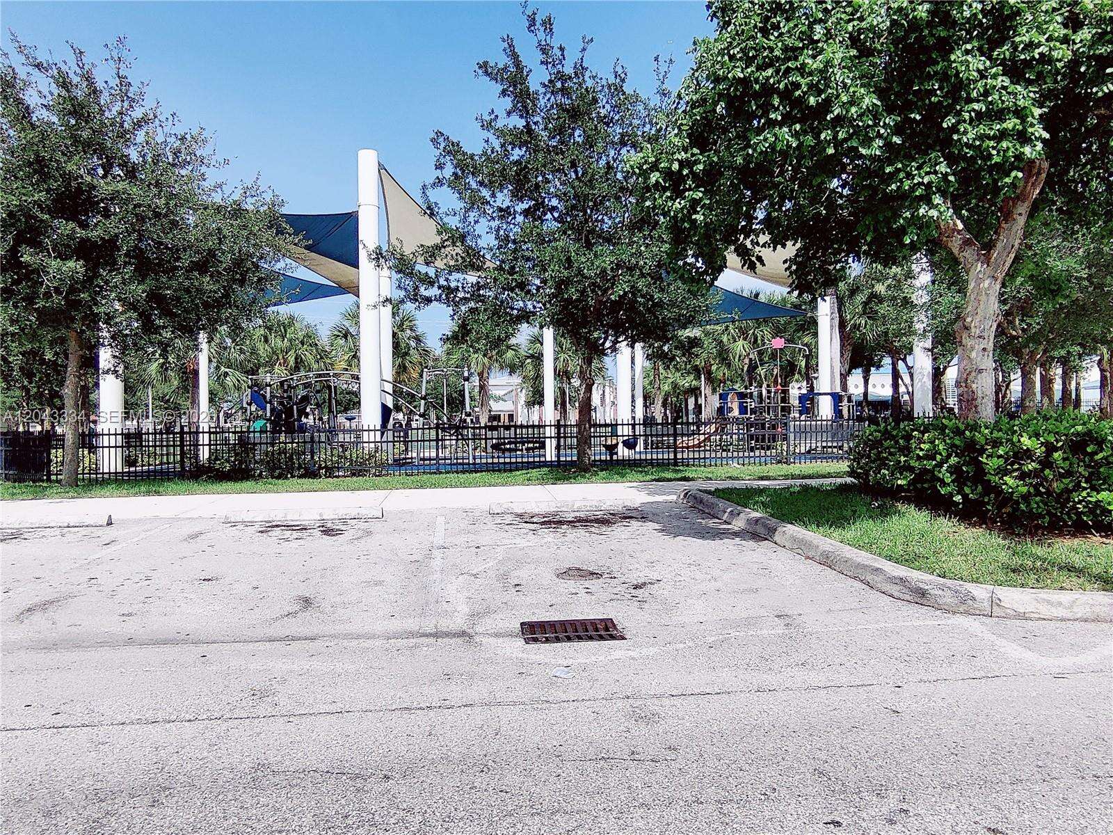 805 3rd Ter, Hallandale Beach, FL 33009 - For Sale photo 28