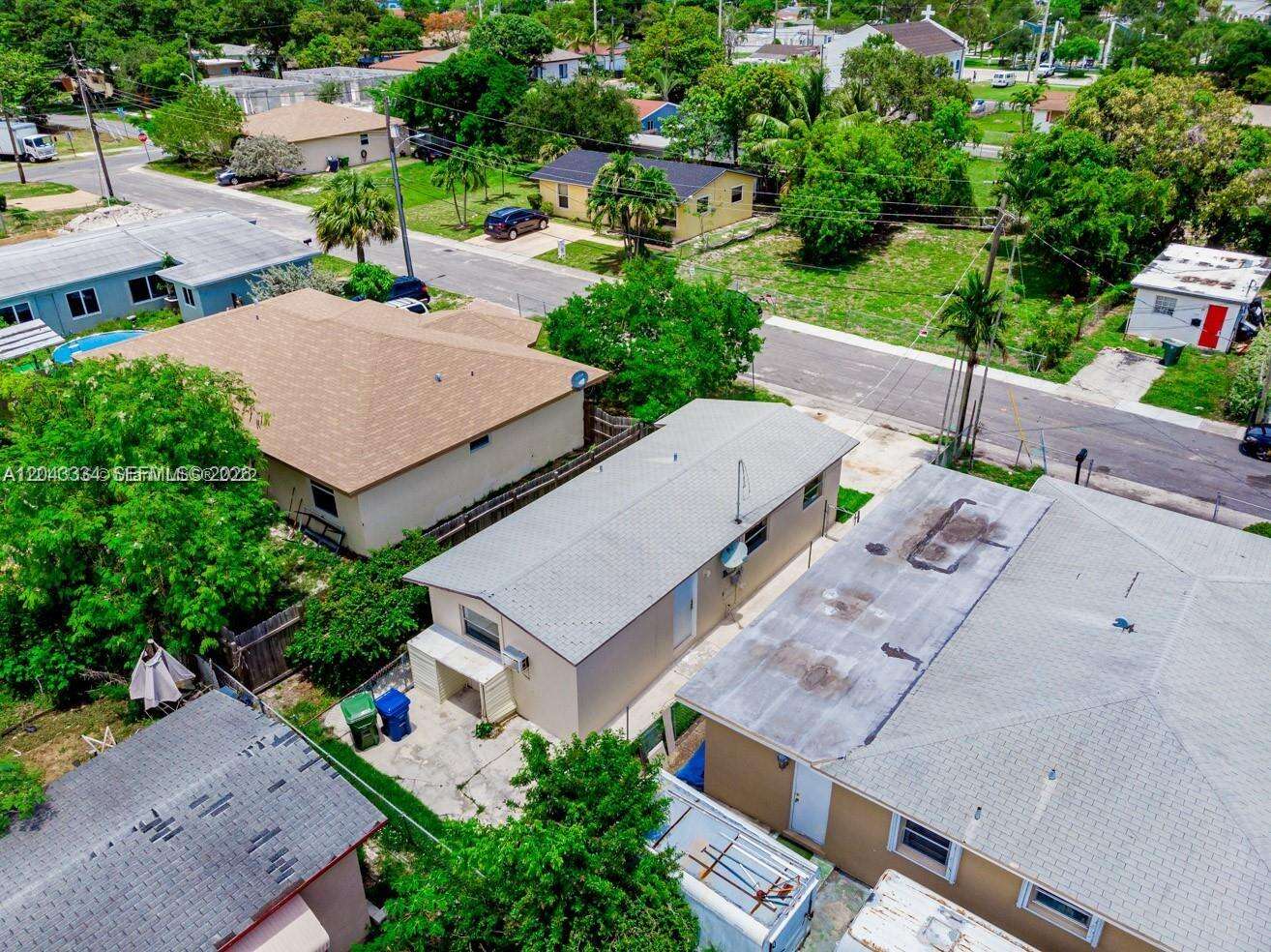 805 3rd Ter, Hallandale Beach, FL 33009 - For Sale photo 4