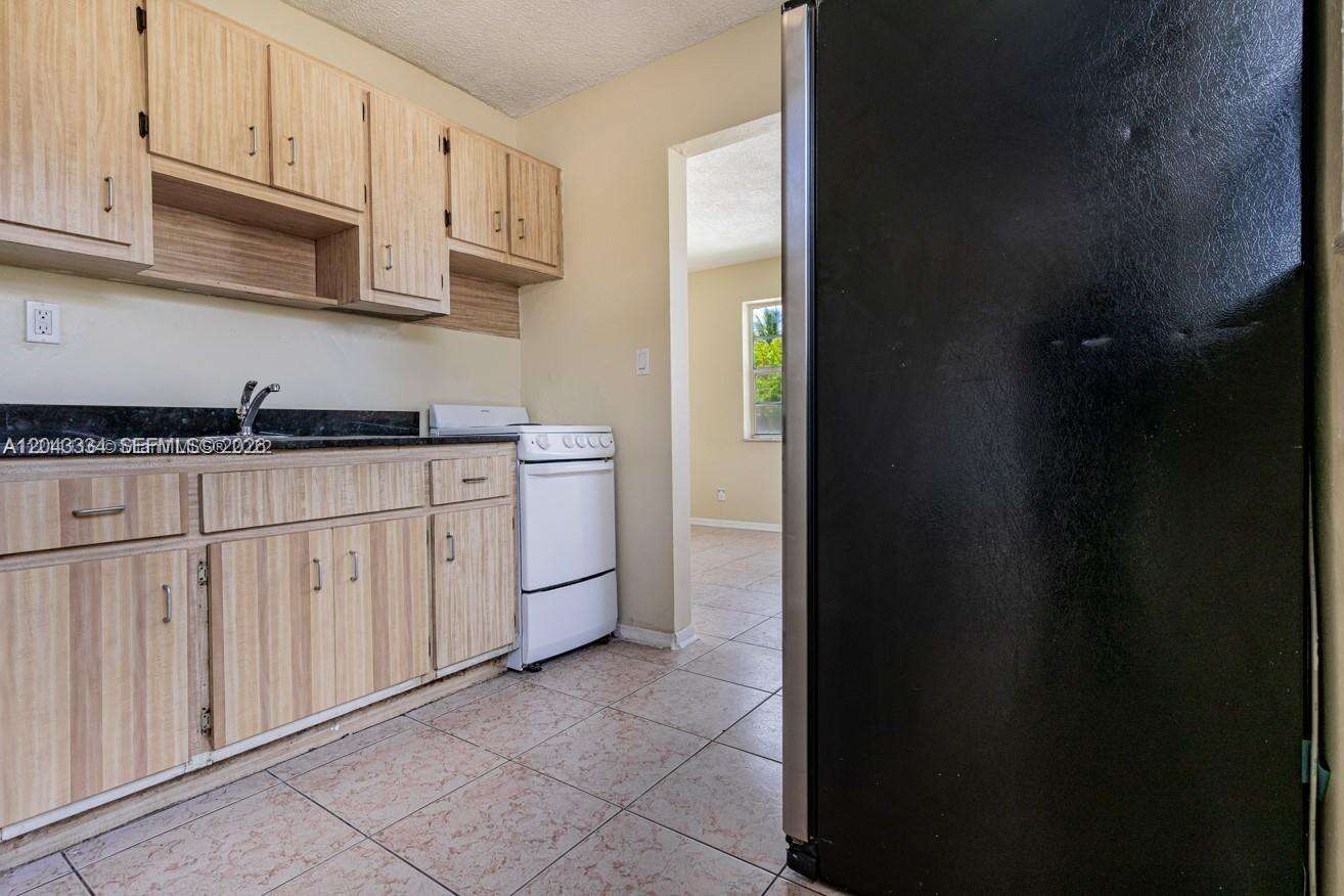 805 3rd Ter, Hallandale Beach, FL 33009 - For Sale photo 39