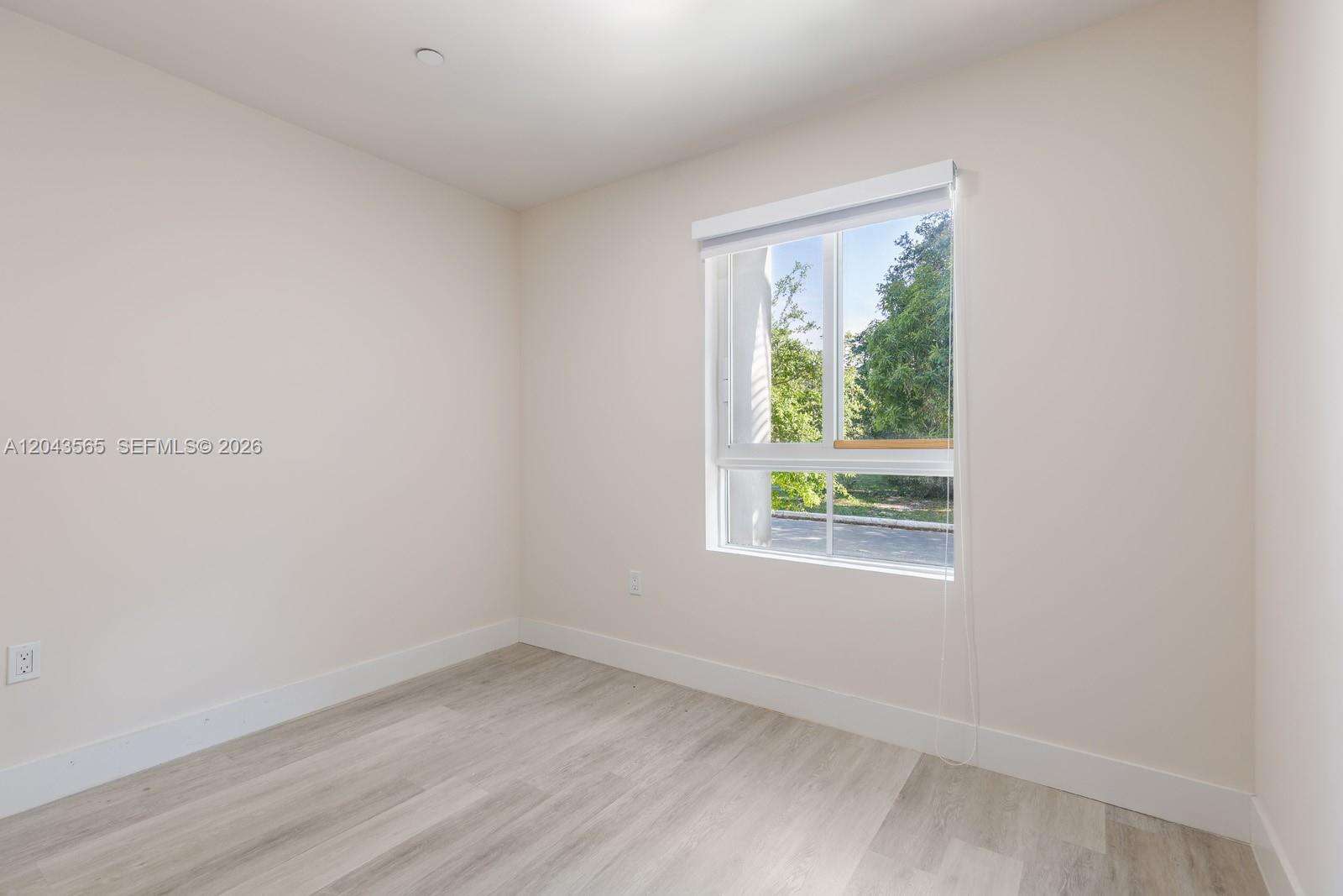 2505 193rd St, Miami, FL 33180 - For Sale photo 11