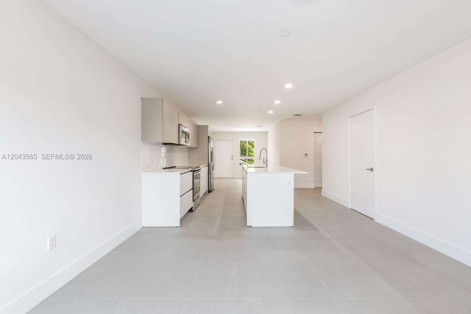 2505 193rd St, Miami, FL 33180 - For Sale photo 7