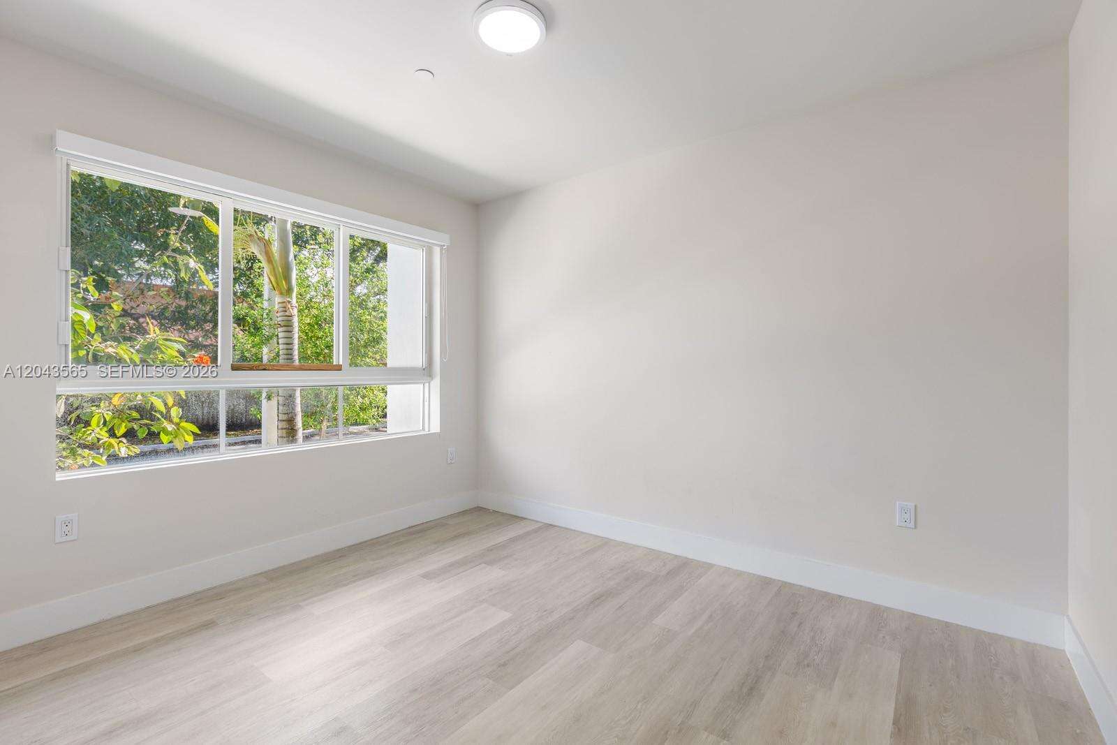 2505 193rd St, Miami, FL 33180 - For Sale photo 10
