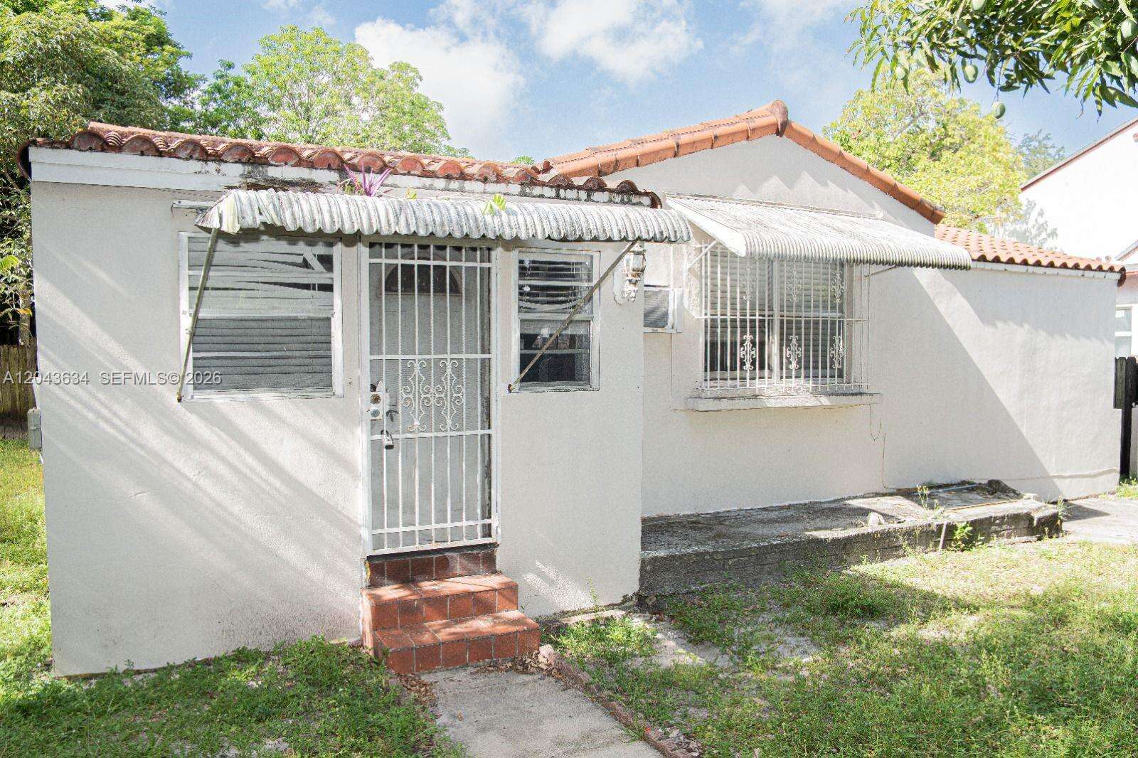 90 48th St, Miami, FL 33137 - For Sale photo 2