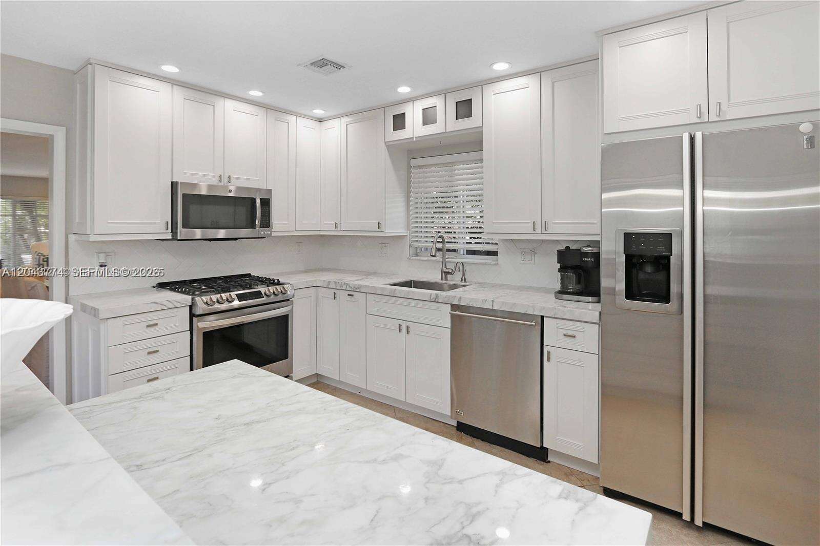 1147 Buchanan St, Hollywood, FL 33019 - For Sale photo 2