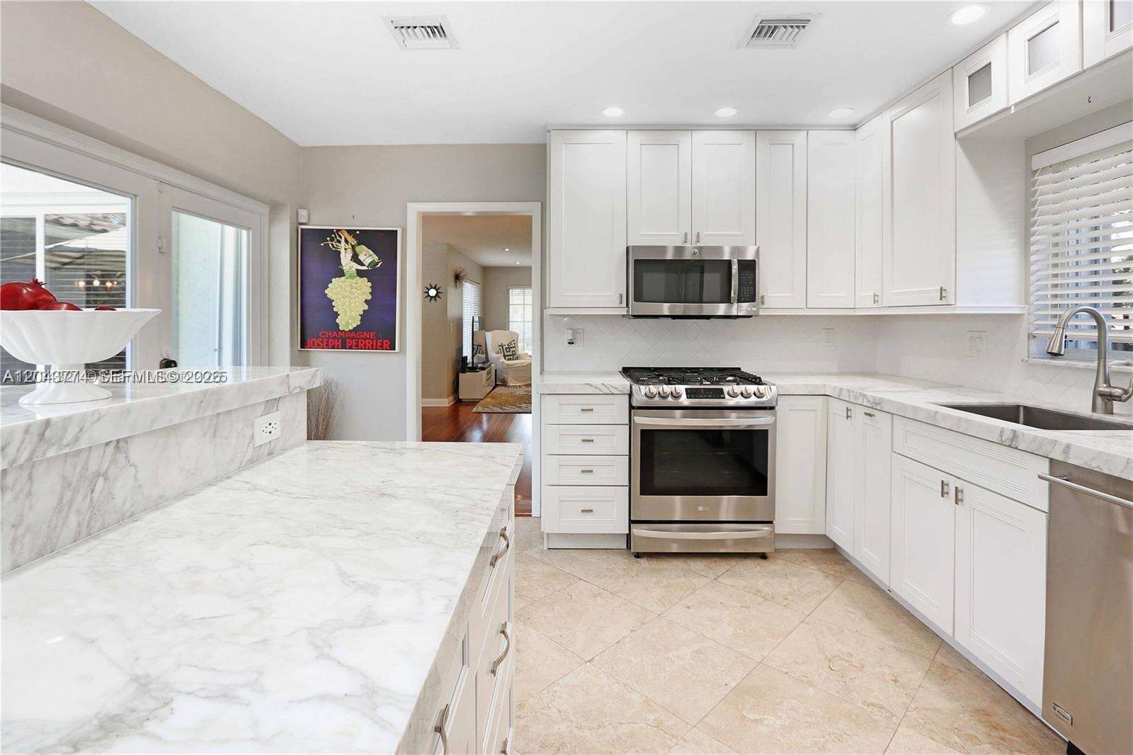 1147 Buchanan St, Hollywood, FL 33019 - For Sale photo 9