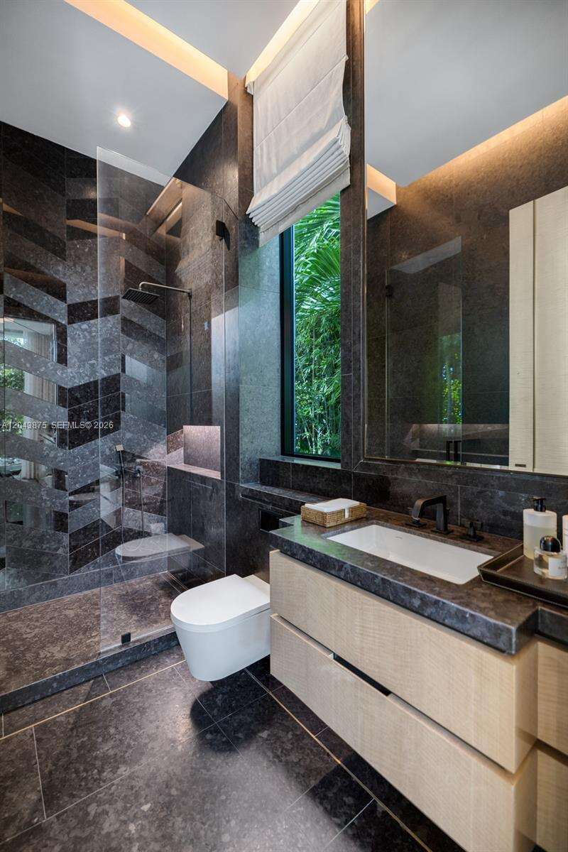 58 La Gorce Cir, Miami Beach, FL 33141 - For Sale photo 13