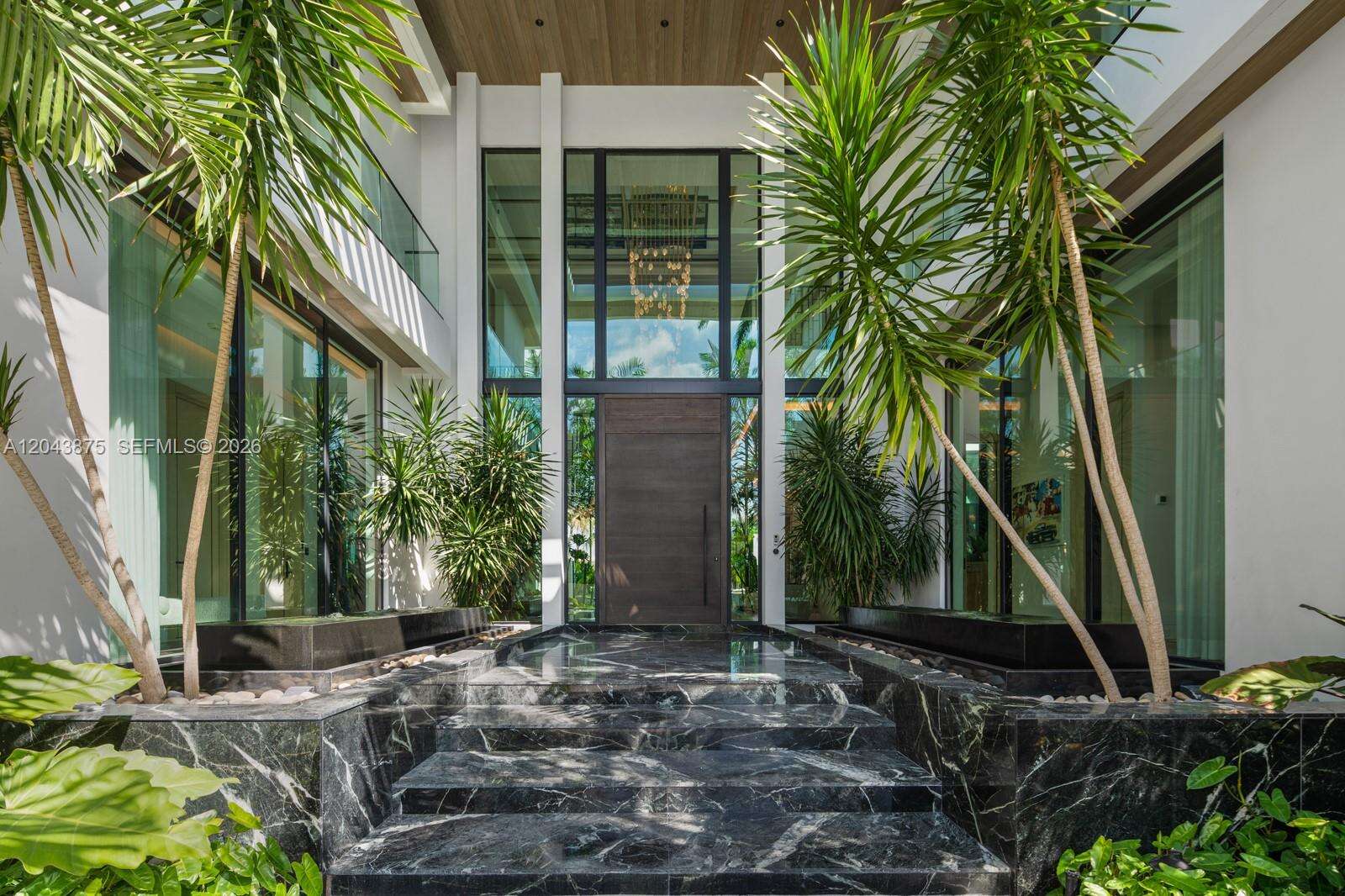 58 La Gorce Cir, Miami Beach, FL 33141 - For Sale photo 3