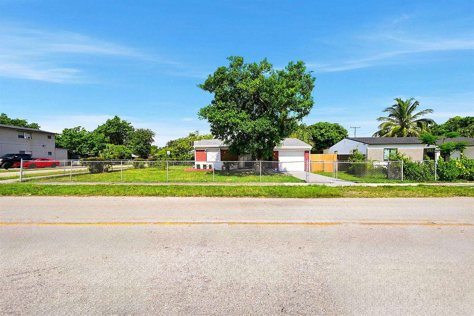 1716 25th, Hollywood, FL 33020 - For Sale photo 12