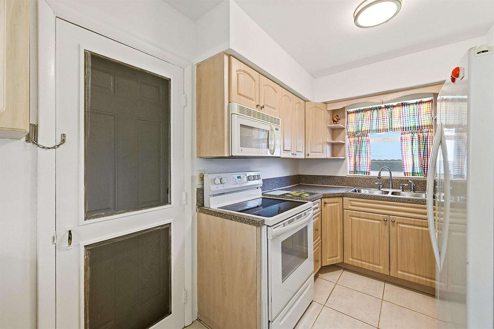 1716 25th, Hollywood, FL 33020 - For Sale photo 8