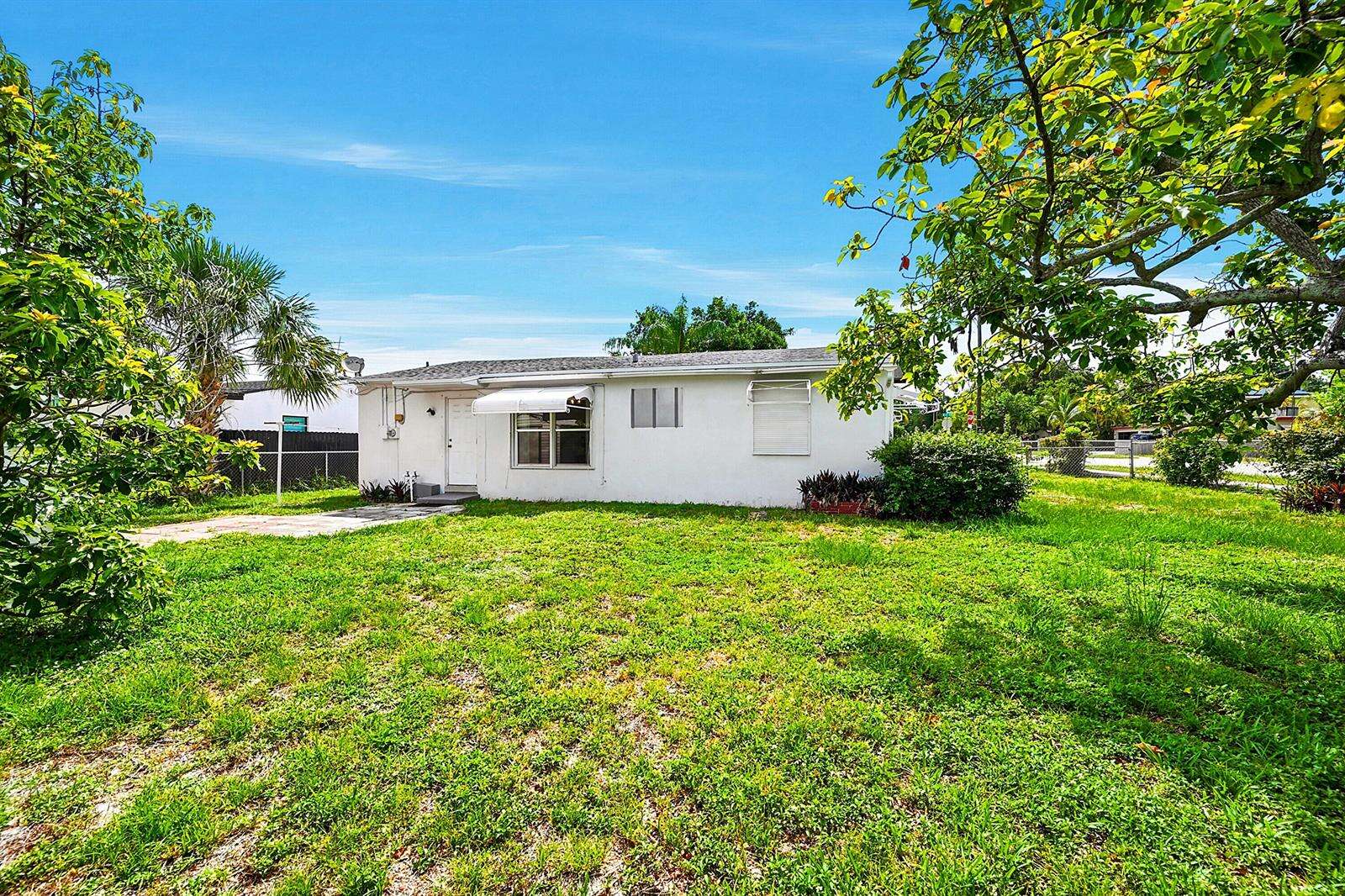 1716 25th, Hollywood, FL 33020 - For Sale photo 10