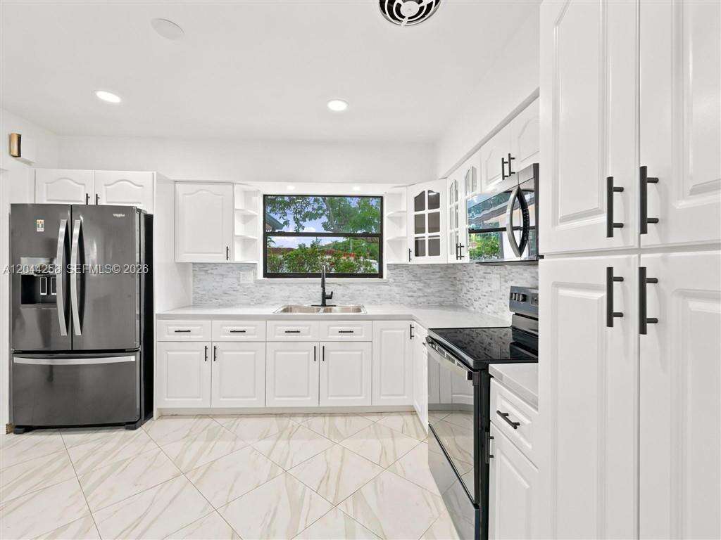 3246 Buchanan St, Hollywood, FL 33021 - For Sale photo 7