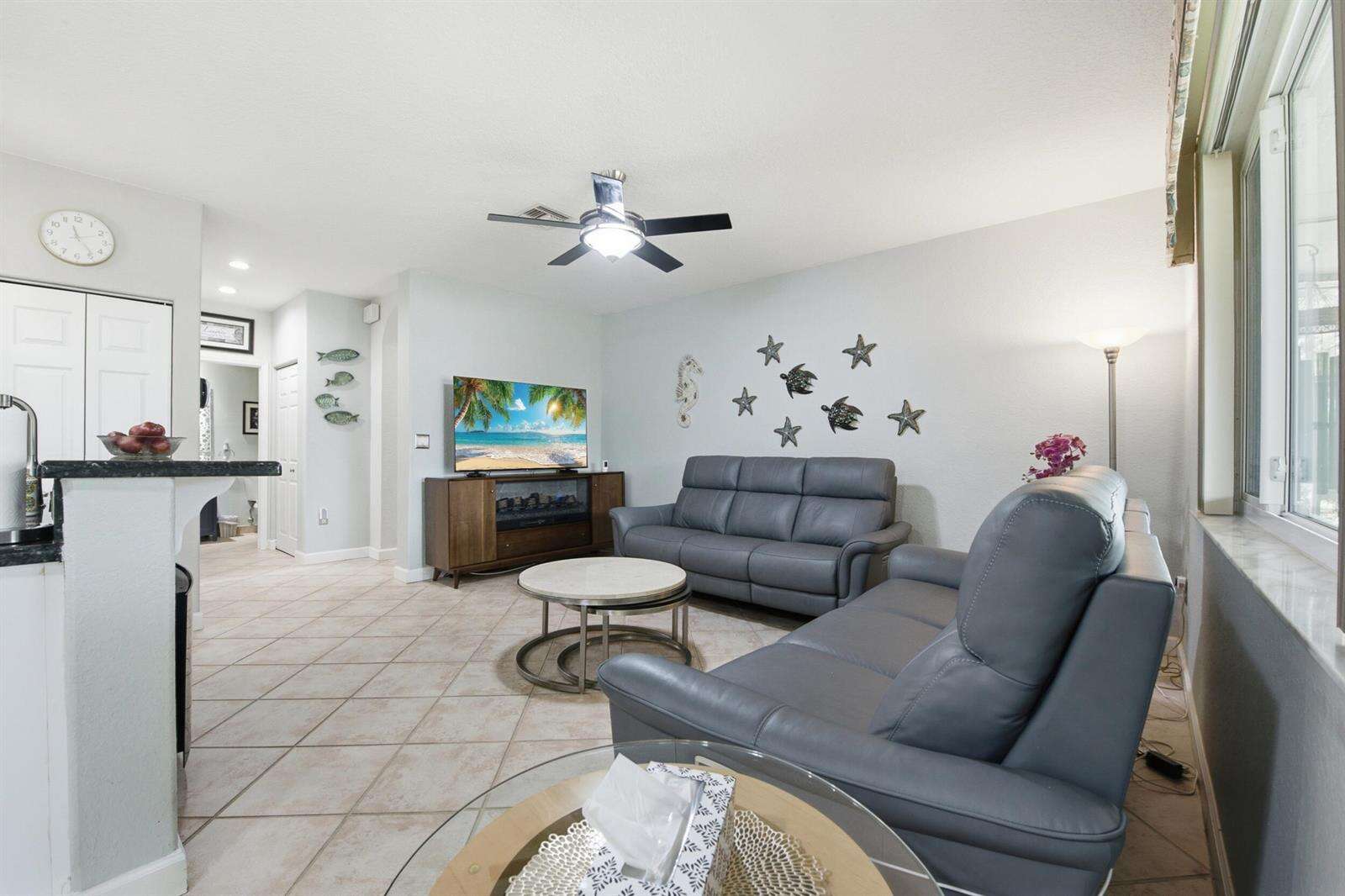 9807 20th, Pembroke Pines, FL 33024 - For Sale photo 13