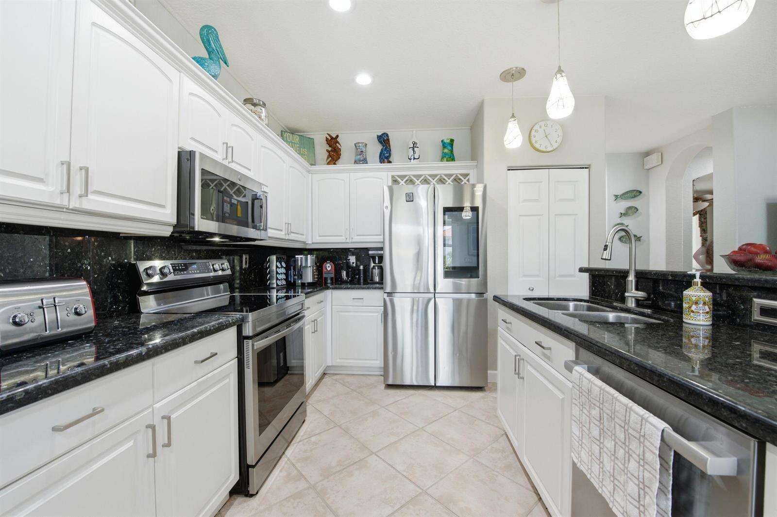 9807 20th, Pembroke Pines, FL 33024 - For Sale photo 9