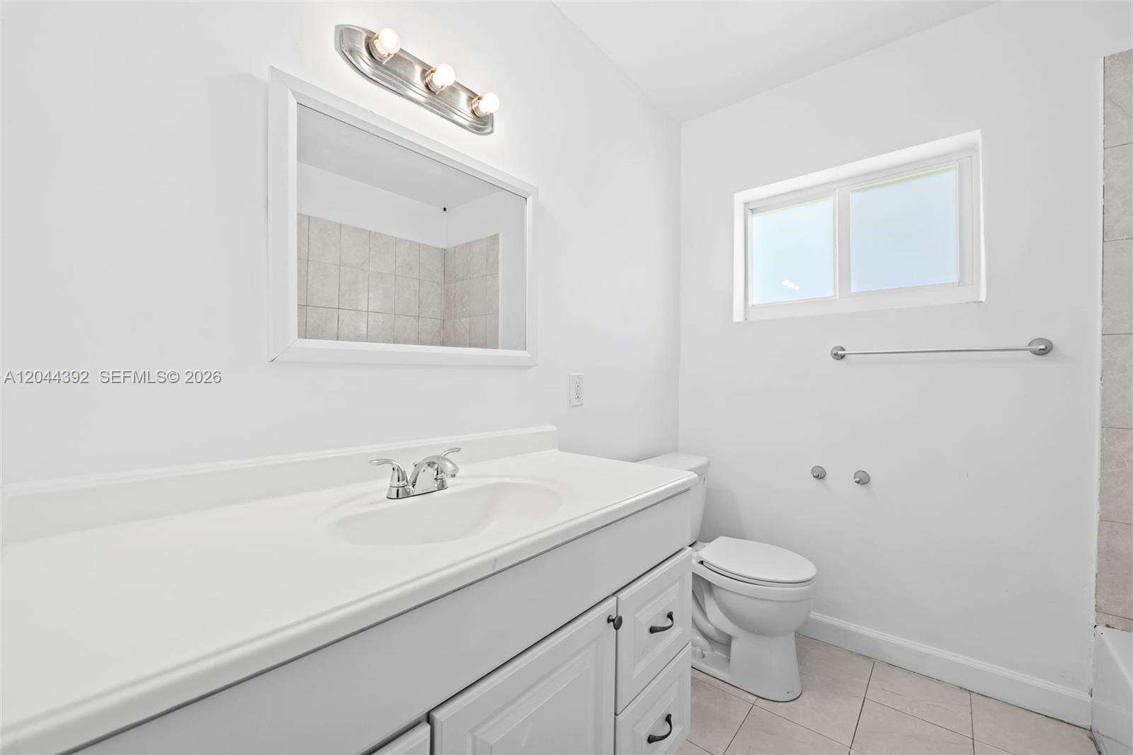 733 Rainbow Dr, Hollywood, FL 33021 - For Sale photo 17
