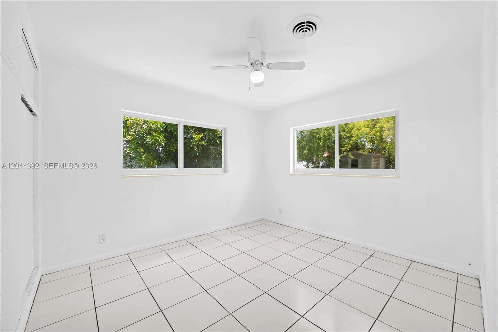 733 Rainbow Dr, Hollywood, FL 33021 - For Sale photo 19