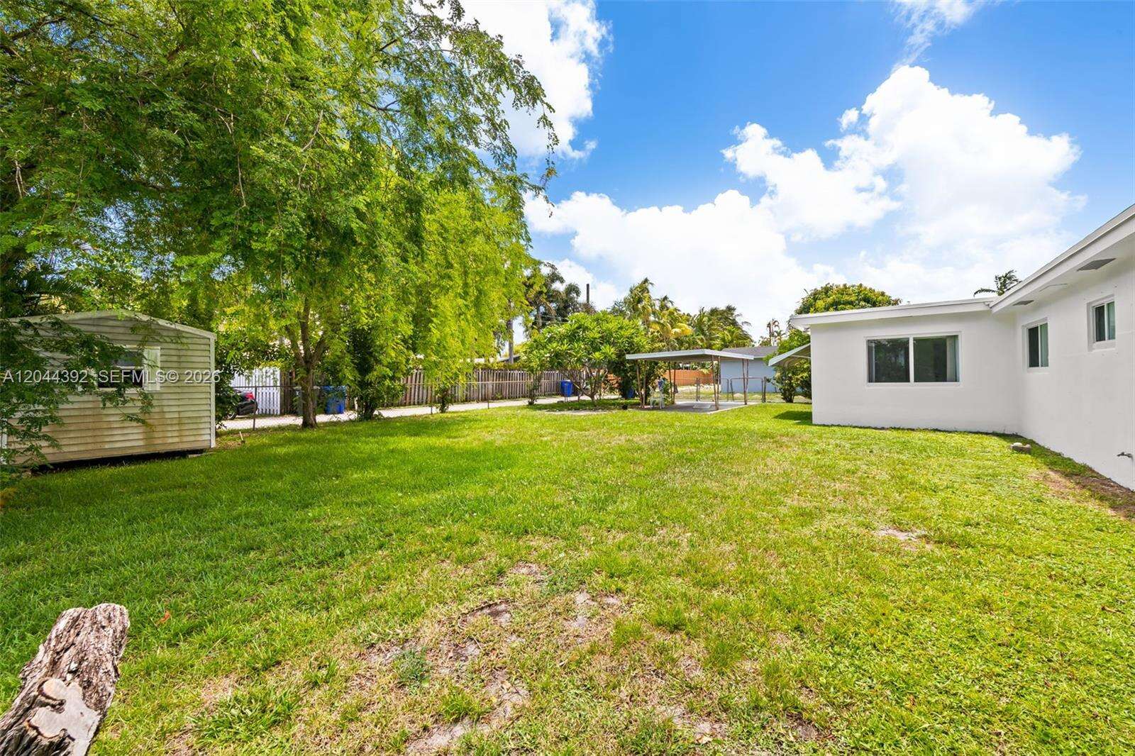 733 Rainbow Dr, Hollywood, FL 33021 - For Sale photo 20