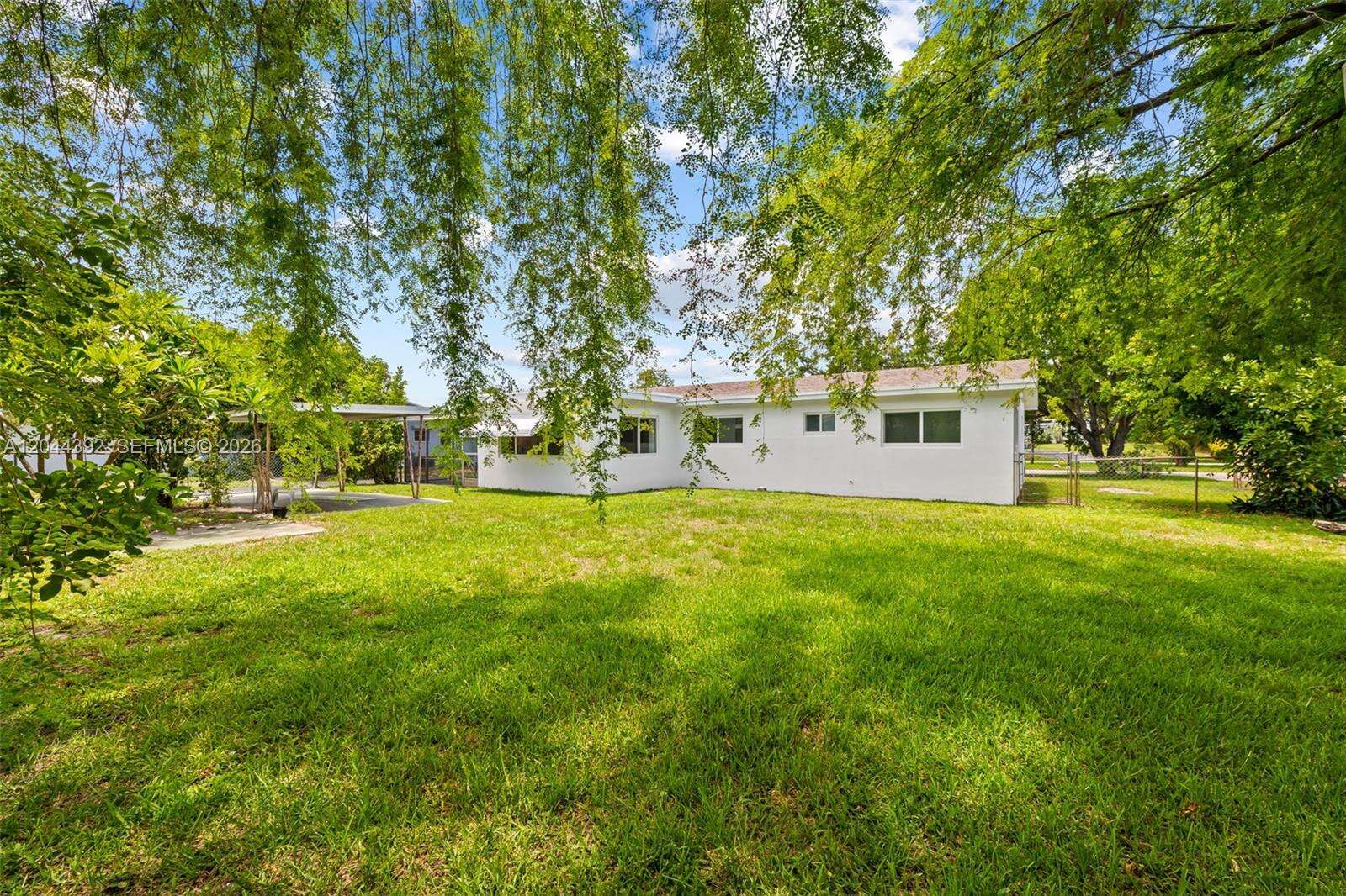 733 Rainbow Dr, Hollywood, FL 33021 - For Sale photo 21
