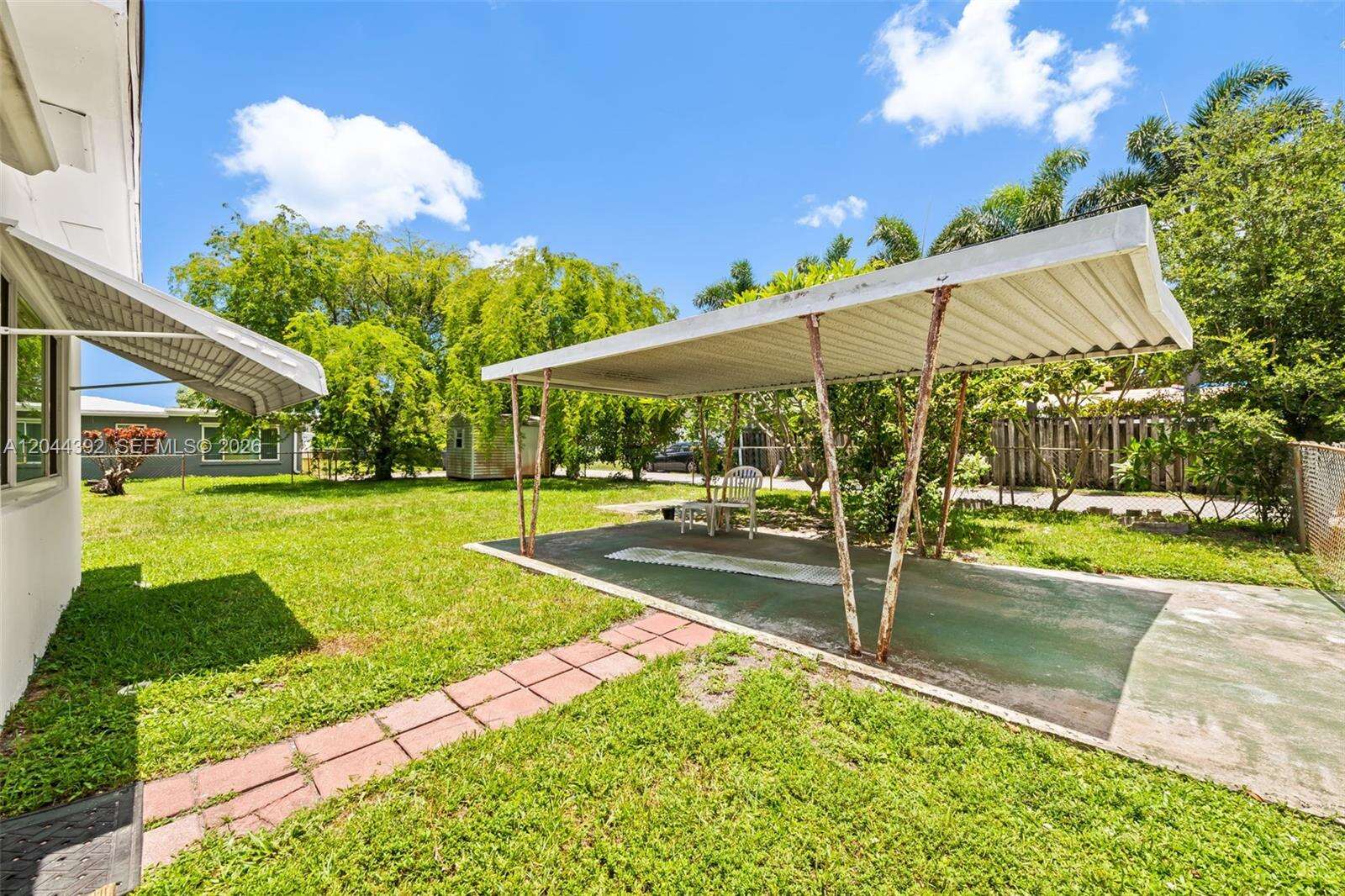 733 Rainbow Dr, Hollywood, FL 33021 - For Sale photo 22