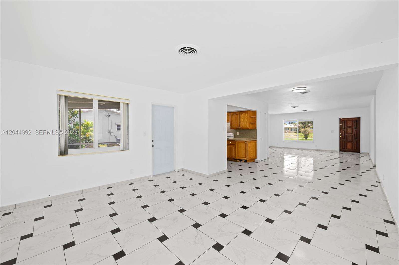 733 Rainbow Dr, Hollywood, FL 33021 - For Sale photo 7