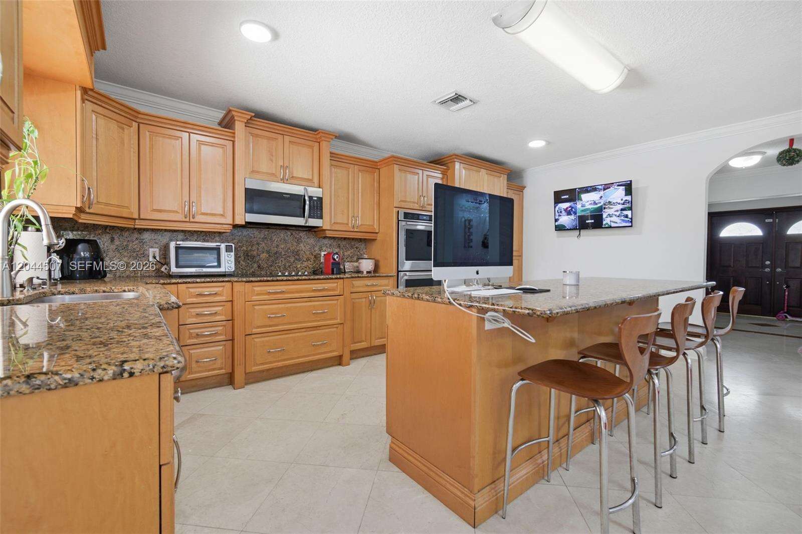 713 Diplomat Pkwy, Hallandale Beach, FL 33009 - For Sale photo 11