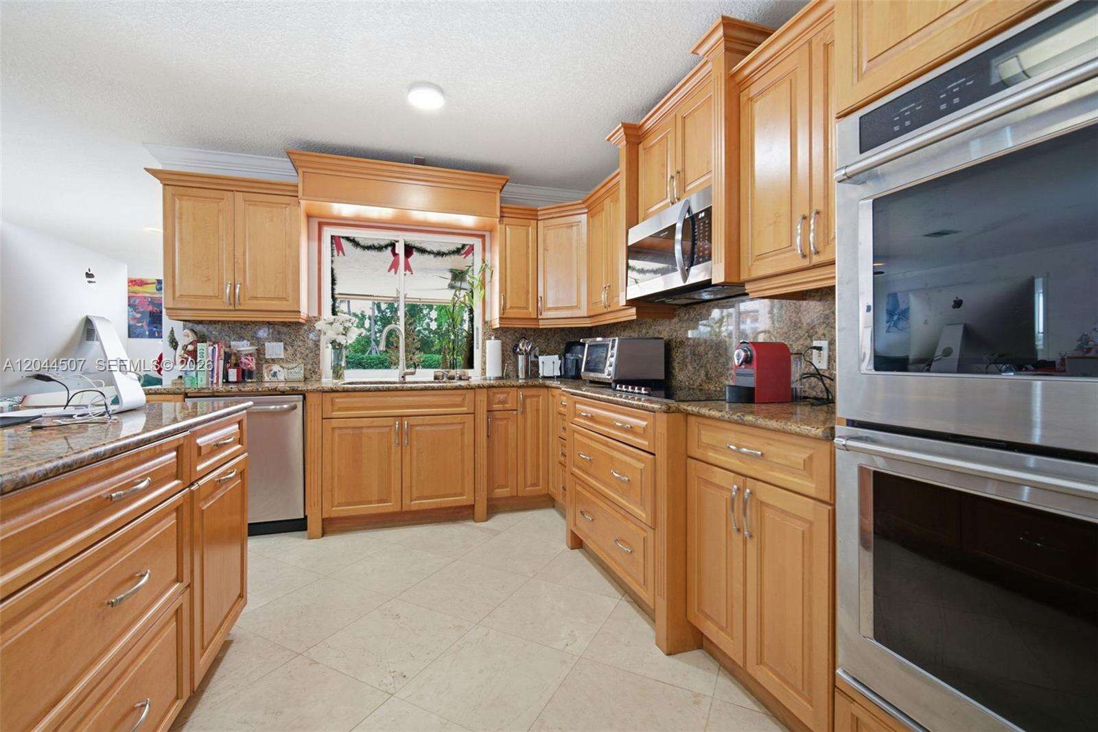 713 Diplomat Pkwy, Hallandale Beach, FL 33009 - For Sale photo 13